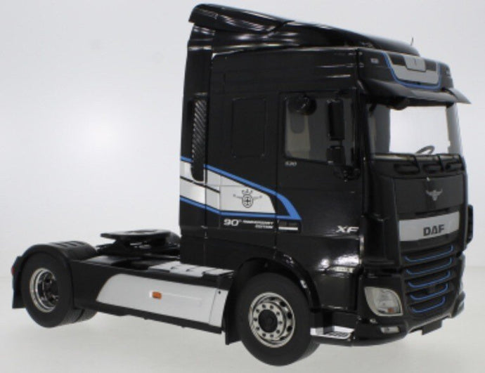 DAF XF SPACE CAB TRACTOR TRUCK 2-ASSI 2018 BLACK WHITE 1:18