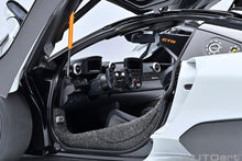 Indlæs billede til gallerivisning McLAREN SENNA GTR 2021 SILICA WHITE 1:18
