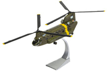 Indlæs billede til gallerivisning Boeing CH-47C CHINOOK AE-520 Argentine Army, Captured by British Army returned to UK, Falkland 1982 oliven grøn/gul 1:72