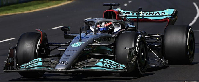 MERCEDES-AMG PETRONAS FORMULA 1 TEAM F1 W13 E PERFORMANCE #63 GEORGE RUSSELL 3RD AUSTRALIAN GP 2022 sølv/turkis 1:43