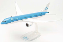 Indlæs billede til gallerivisning Boeing 787-9 Dreamliner KLM (NL) blå/hvid 1:200 fra Herpa