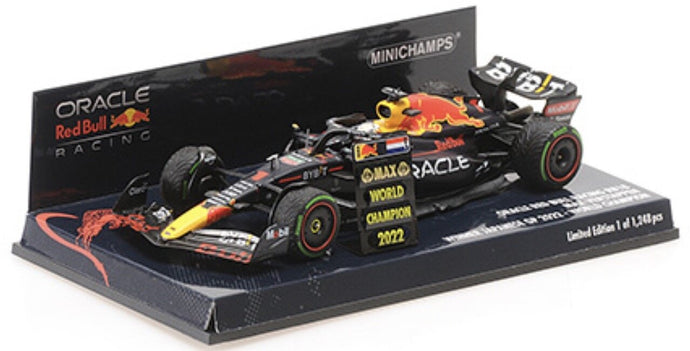 RED BULL F1 RB18 TEAM ORACLE RED BULL RACING N 1 WORLD CHAMPION WINNER JAPAN GP WITH PIT BOARD 2022 MAX VERSTAPPEN MATT BLUE YELLOW RED 1:43