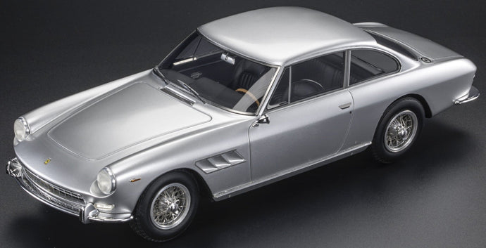 FERRARI 330 GT 2+2 1965 SILVER 1:18