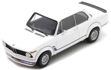 Indlæs billede til gallerivisning BMW 2002 TURBO 1973 With Acrylic Cover hvid/blå/rød 1:18