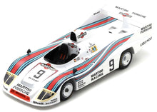 Indlæs billede til gallerivisning Porsche 908/80 #9 ICKX/JOST 2nd 24H LE MANS 1980 With Acrylic Cover hvid/rød/blå 1:18