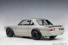 Indlæs billede til gallerivisning 1/18 Nissan Skyline GT-R (KPGC-10) Racing, silver 1:18