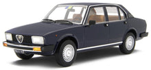 Indlæs billede til gallerivisning Alfa Romeo ALFETTA 2.0 L 1978 mørk blå 1:18