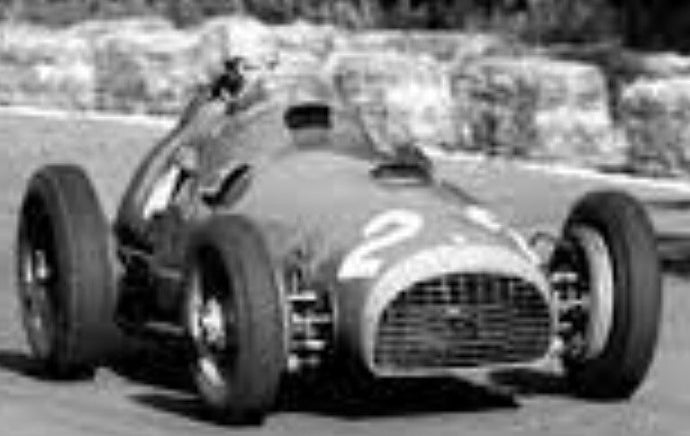 FERRARI F1 375 N 2 WINNER ITALY MONZA GP (with pilot figure) 1951 ALBERTO ASCARI RED 1:18