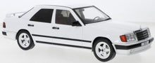 Indlæs billede til gallerivisning Mercedes Benz W124 TUNING 1986 hvid 1:18
