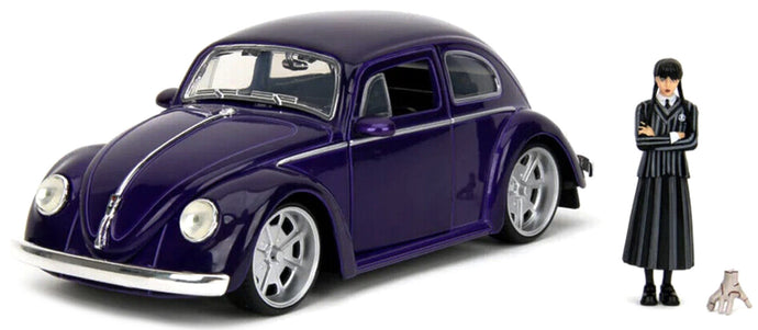 VOLKSWAGEN BEETLE MAGGIOLINO CUSTOM WITH WEDNESDAY ADDAMS & THING FIGURE 1959 BLUE BLACK 1:24