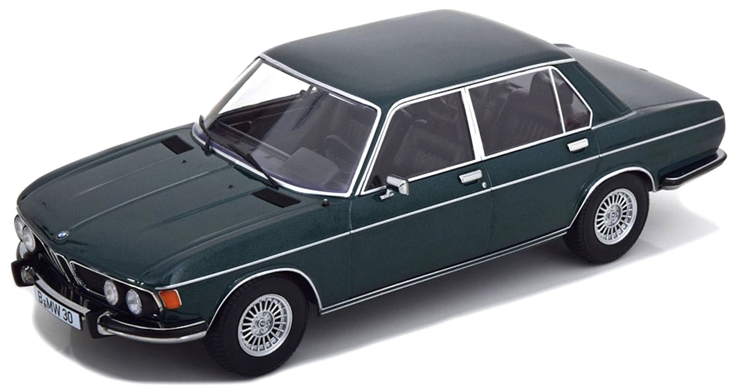 BMW 3.0S E3 2.SERIES 1971 mørk grøn 1:18