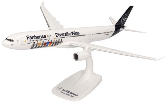 AIRBUS A330-300 Lufthansa Fanhansa - Diversity Wins hvid/mørk blå 1:200