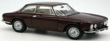Indlæs billede til gallerivisning Alfa Romeo 2000 GTV 1973 mørk rød 1:18