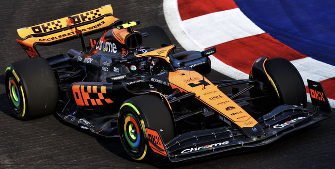 McLAREN F1 MCL60 TEAM McLAREN N 4 2nd SINGAPORE GP 2023 LANDO NORRIS ORANGE BLUE BLACK 1:18