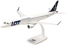 Indlæs billede til gallerivisning Embraer E195 LOT Polish Airlines hvid/mørk blå 1:200