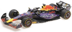 RED BULL RACING RB19 #1 MAX VERSTAPPEN WINNER LAS VEGAS GP 2023 lilla/rød/gul 1:18