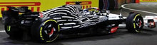 Indlæs billede til gallerivisning SCUDERIA ALPHATAURI AT04 #3 DANIEL RICCIARDO LAS VEGAS GP 2023 SPECIAL LIVERY sort/hvid 1:18