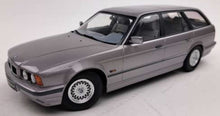 Indlæs billede til gallerivisning BMW 5-SERIES E39 TOURING 1998 sølv metallic 1:18