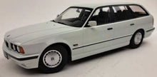 Indlæs billede til gallerivisning BMW 5-SERIES (E39) TOURING SW STATION WAGON 1998 BLACK 1:18
