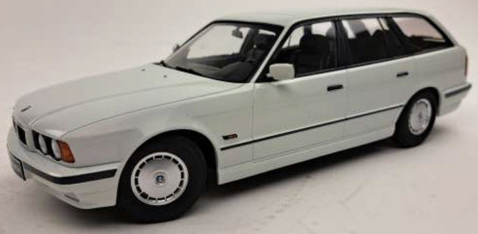 BMW 5-SERIES (E39) TOURING SW STATION WAGON 1998 BLACK 1:18