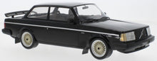 Indlæs billede til gallerivisning Volvo 240 TURBO CUSTOM 1986 sort/hvid 1:18