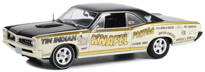 Pontiac GTO 1966 - TIN INDIAN - KNAFEL PONTIAC DRIVEN BY LARRY 'DOC' DIXON sort/creme 1:18