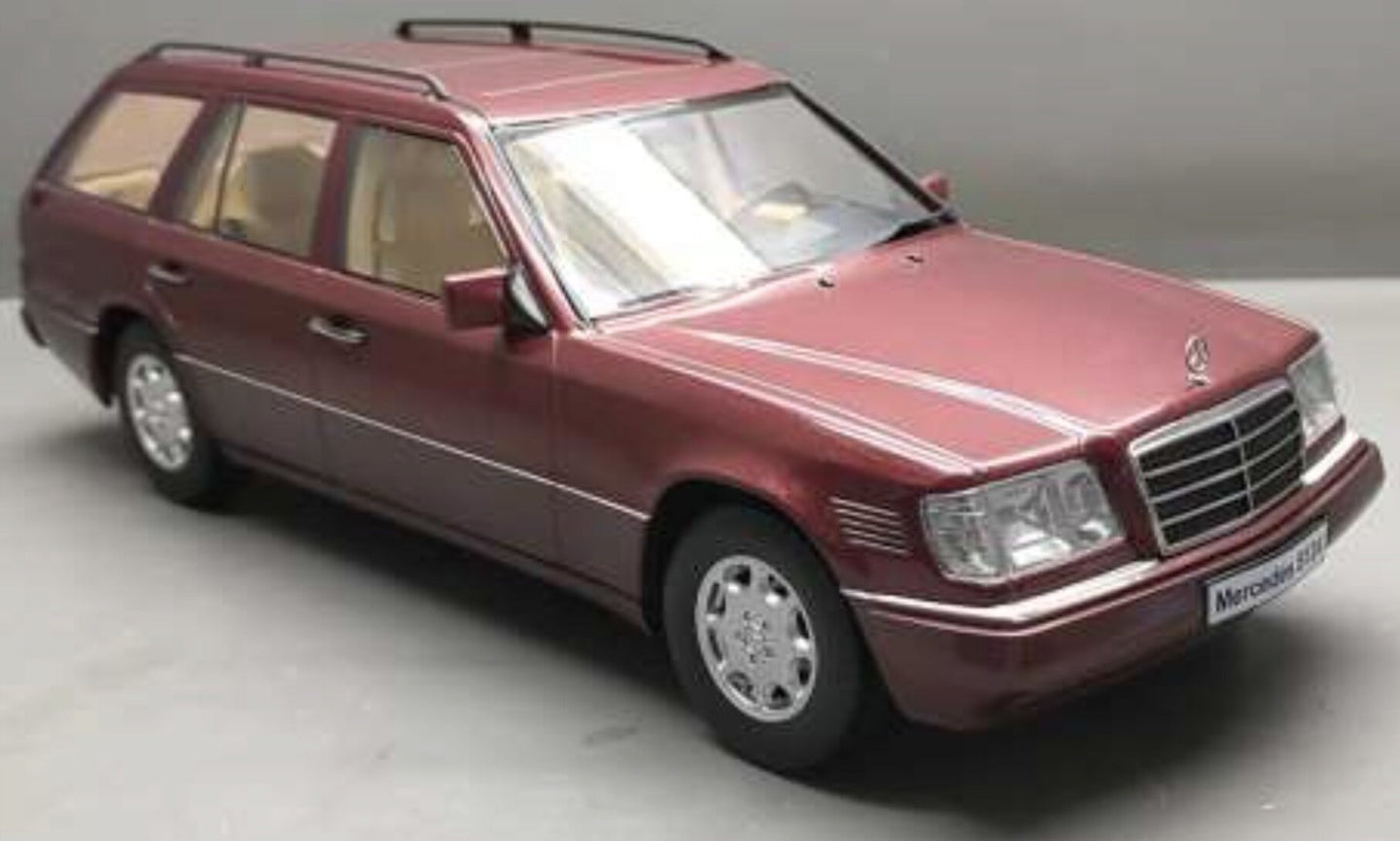 MERCEDES BENZ E-CLASS (S124) T-MODEL SW STATION WAGON 1995 ALMANDINE RED 1:18