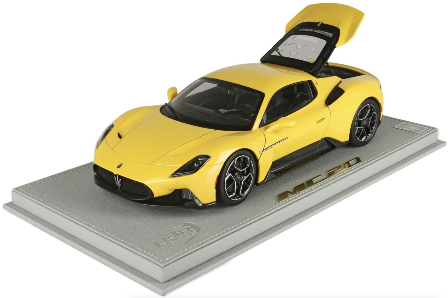MASERATI MC20 2020 WITH SHOWCASE GIALLO GENIO - YELLOW 1:18