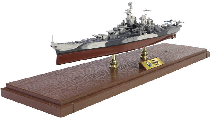 IOWA C;ASS BATTLESHIP USS MISSOURI (BB-63) Full Hull 1944 camouflage 1:700