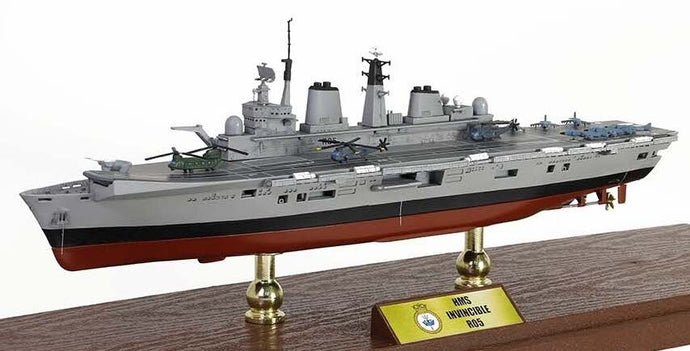 BATTLESHIP HSM Invincible (R05) Aircraft carrier Falklands 1982 grå 1:700