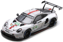 Indlæs billede til gallerivisning Porsche 911 RSR-19 #92 CHRISTENSEN/ESTRE/VANTHOOR 24H LE MANS 2022 lys grå/hvid/rød 1:18