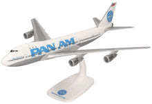 Indlæs billede til gallerivisning Boeing 747-100 Pan Am, billb. livery Clipper Sparkling Wave hvid/grå/blå 1:250