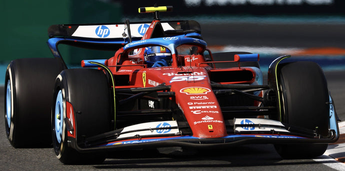 FERRARI F1 SF-24 TEAM SCUDERIA FERRARI N 55 5th MIAMI GP 2024 CARLOS SAINZ WITH SHOWCASE RED BLACK LIGHT BLUE 1:18