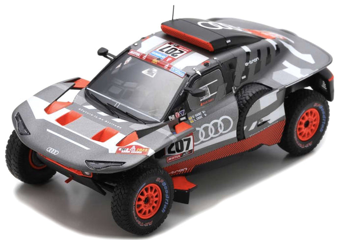 AUDI Q E-TRON RS TEAM AUDI SPORT N 207 RALLY DAKAR 2023 CARLOS SAINZ - LUCAS CRUZ GREY SILVER BLACK 1:18
