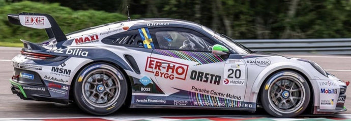 Porsche 911 GT3 CUP #20 OLA NILSSON PORSCHE CARRERA CUP SCANDINAVIA CHAMPION 2023 sølv/mørk blå 1:43