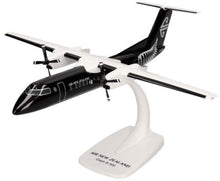 Indlæs billede til gallerivisning DE HAVILLAND Canada DHC-8-300 Air New Zealand All black liv. sort/hvid 1:100