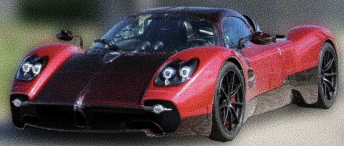 Pagani UTOPIA Limited Edition 100 pcs rød/mørk rød 1:43