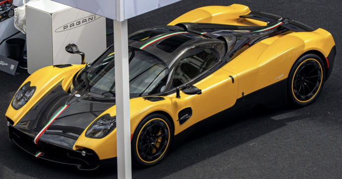 PAGANI UTOPIA 2022 YELLOW CARBON - GIALLO GINEVRA CARBONIO 1:43
