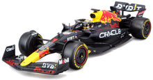 Indlæs billede til gallerivisning RED BULL N.1 WINN.ABU DHABI GP 2022 M.VERSTAPPEN W/HARD CASE 1:24