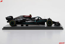 Indlæs billede til gallerivisning MERCEDES-AMG PETRONAS FORMULA ONE TEAM W12 E PERFORMANCE #77 VALTTERI BOTTAS BAHRAIN GP 2021 sort/turkis 1:43