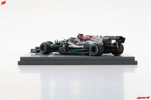 MERCEDES GP SET F1 2X W12 MERCEDES M12 EQ POWER+ TEAM AMG PETRONAS MOTORSPORT FORMULA ONE N 44 + N 77 ABU DHABI GP 2021 LEWIS HAMILTON - VALTTERI BOTTAS - 8 TIMES WORLD CHAMPION CONSTRUCTEUR BLACK GREEN 1:43