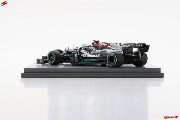 MERCEDES GP SET F1 2X W12 MERCEDES M12 EQ POWER+ TEAM AMG PETRONAS MOTORSPORT FORMULA ONE N 44 + N 77 ABU DHABI GP 2021 LEWIS HAMILTON - VALTTERI BOTTAS - 8 TIMES WORLD CHAMPION CONSTRUCTEUR BLACK GREEN 1:43