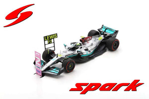 MERCEDES-AMG PETRONAS F1 W13 E PERFORMANCE #44 LEWIS HAMILTON 2nd BRAZILIAN GP 2022 + PITBOARD sølv/turkis/rød 1:43