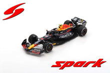 Indlæs billede til gallerivisning Red Bull RB19 RACING ORACLE #11 SERGIO PEREZ WINNER SAUDI ARABIAN GP 2023 mørk blå/rød/gul 1:43