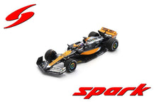 Indlæs billede til gallerivisning MCLAREN F1 TEAM MCL60 #81 OSCAR PIASTRI 4th BRITISH GP 2023 orange/sort/blå 1:43