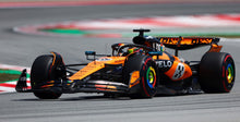 Indlæs billede til gallerivisning Mclaren MCL39 MCLAREN FORMULA 1 TEAM #81 OSCAR PIASTRI WINNER SPANISH GP 2025 orange/sort 1:43