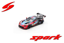 Indlæs billede til gallerivisning Aston Martin VANTAGE AMR GT3 EVO #35 HULL/MAZATIS/ASSENHEIMER/ORTMANN 24H NURBURGRING 2024 lyserød/lilla 1:43