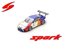 Indlæs billede til gallerivisning Porsche 911 GT3 CUP #8 ALBERTO CERQUI PORSCHE CARRERA CUP ITALIA CHAMPION 2021 hvid/lilla 1:43