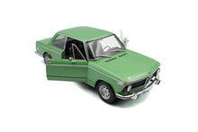 Indlæs billede til gallerivisning BMW 1602 TAIGA 1971 LIGHT GREEN 1:18