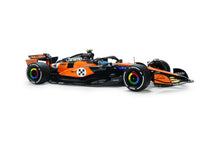 Indlæs billede til gallerivisning McLaren MCL39 Lando Norris #4 GP Monaco '25 Formule 1 orange/sort/blå 1:18